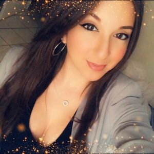 Meet your Posher, Paola